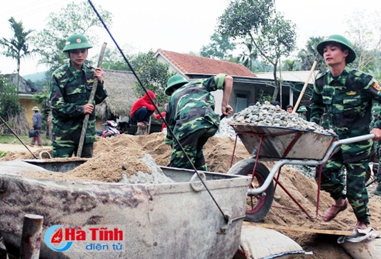Hiện nay Sơn Kim 2 còn 13km đường chưa đạt tiêu chuẩn, trong đó có 6km đường phải làm mới, 7km phải duy tu. Sau khi khảo sát, BĐBP Hà Tĩnh và chính quyền xã quyết định làm mới 4 km đường giao thông. Dự kiến sau 2 tháng thi công, công trình sẽ hoàn thành và đưa vào sử dụng.