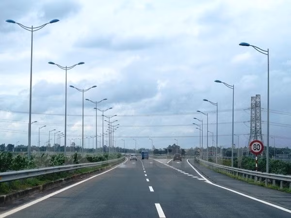 Hơn 5.500 tỷ đồng xây đường cao tốc đoạn Quốc lộ 46-Bãi Vọt ảnh 1
