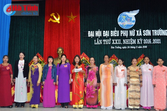 BCH Hội LHPN xã Sơn Trường khóa XXII nhiệm kỳ 2016 – 2021 nhận nhiệm vụ