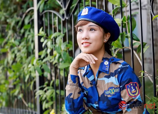 Quân phục cảnh sát biển Việt Nam 'mềm mại' trên vóc dáng người mẫu ảnh 2