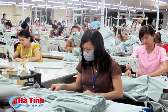 Câu chuyện lao động, việc làm cũng đang xảy ra ở lĩnh vực may mặc, xây dựng cơ bản và một số ngành nghề khác. Câu chuyện lao động, việc làm cũng đang xảy ra ở lĩnh vực may mặc, xây dựng cơ bản và một số ngành nghề khác.