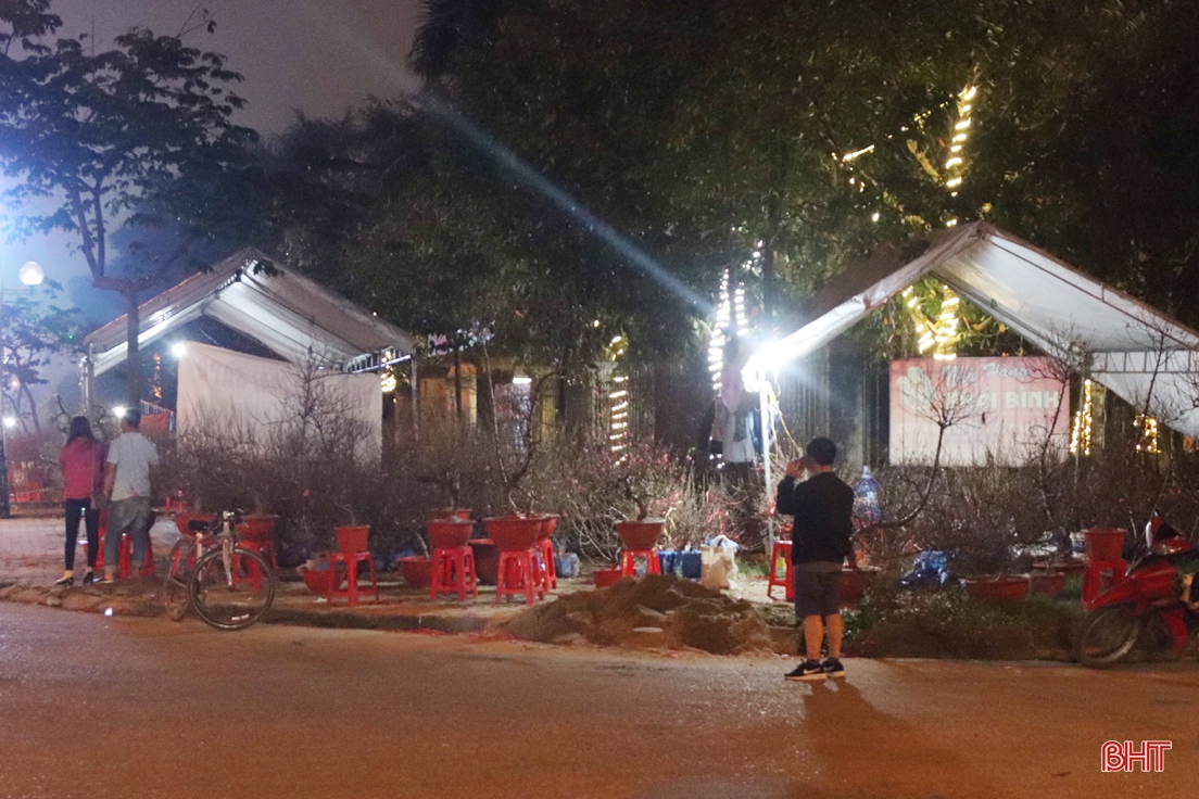 Đêm trắng ở phố hoa tết Hà Tĩnh