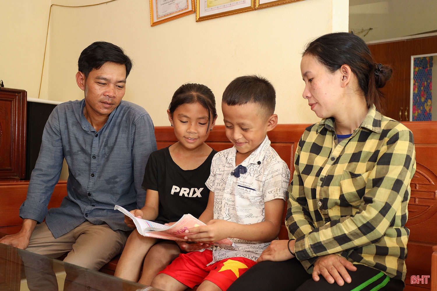 “Thủ lĩnh” mặt trận tận tụy, uy tín với dân bản Rào Tre