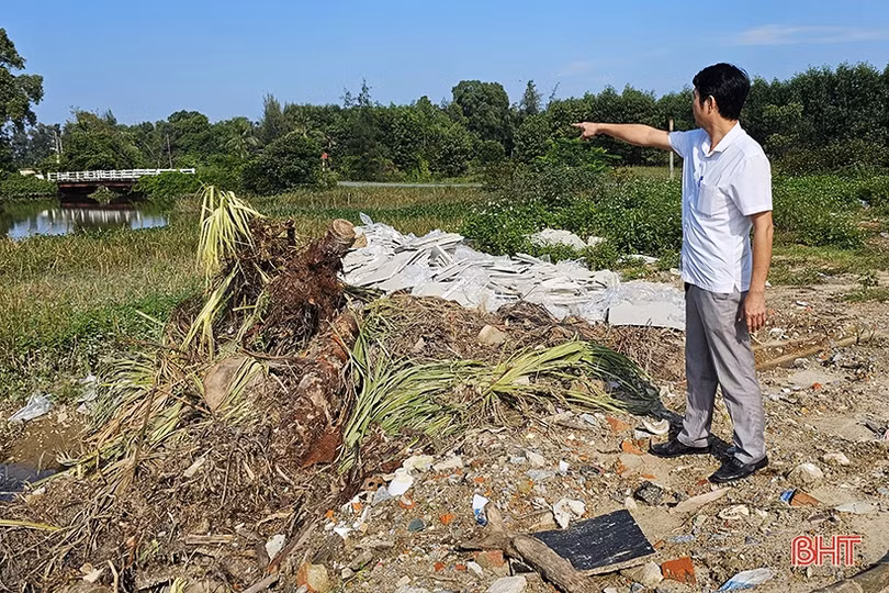Sông Cầu Sú ở thị trấn Thạch Hà bị xâm hại