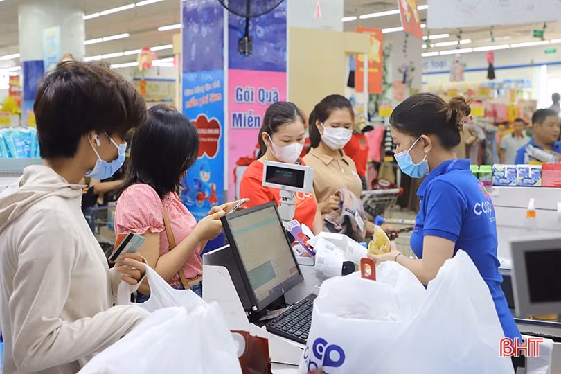 Doanh thu bán lẻ hàng hóa tăng 13,2% so với cùng kỳ