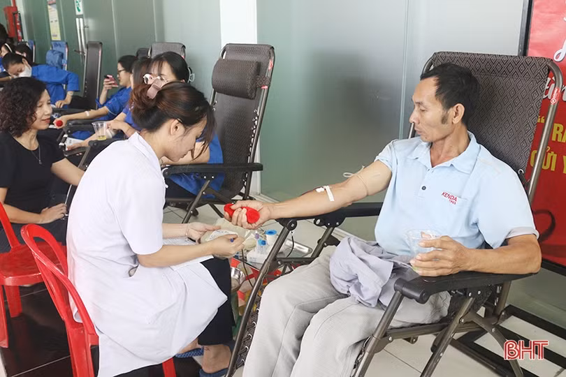 Ngày hội hiến máu tại Đại học Hà Tĩnh thu về 147 đơn vị máu.