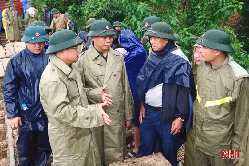 Bộ Tư lệnh Quân khu 4 kiểm tra công tác phòng chống mưa lũ ở Hà Tĩnh