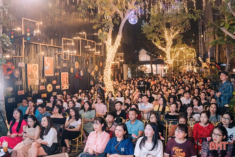 Chủ Bụi cà phê - người tiên phong đem hát live về Hà Tĩnh ảnh 2 Chủ Bụi cà phê - người tiên phong đem hát live về Hà Tĩnh
