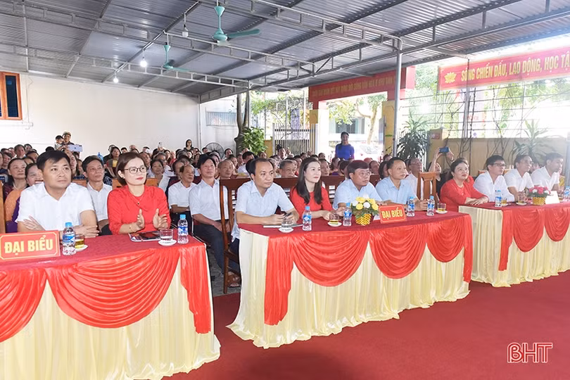 Nhân dân TP Hà Tĩnh vui ngày hội đại đoàn kết