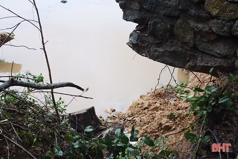 Liên tiếp sạt lở sông Ngàn Mọ, người dân vùng hạ du Kẻ Gỗ bất an