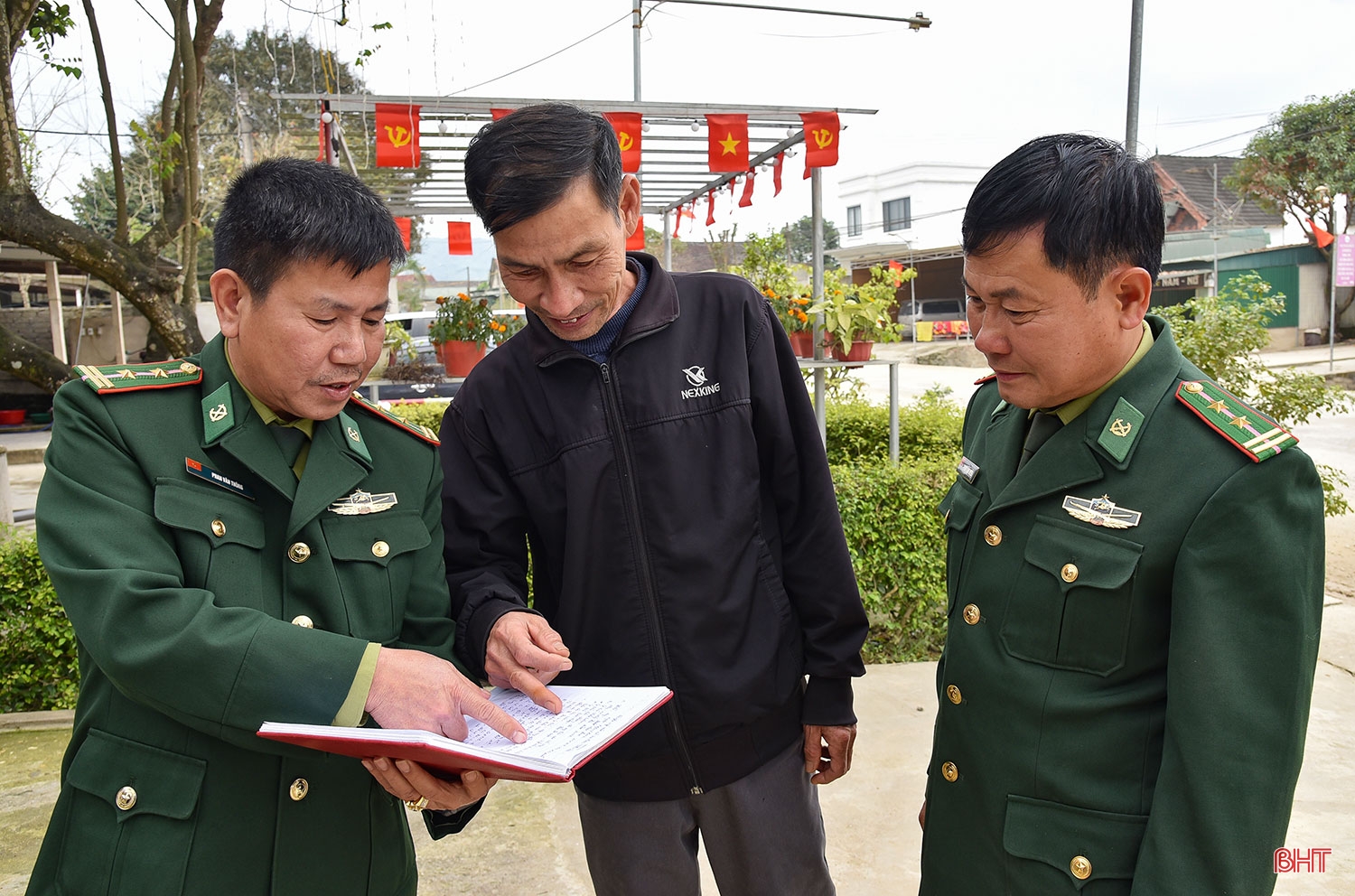 “Đội quân tiên phong” trong đồng bào dân tộc thiểu số ở Hà Tĩnh (Bài 1): Người đảng viên dân tộc Tày 30 năm cống hiến nơi biên viễn
