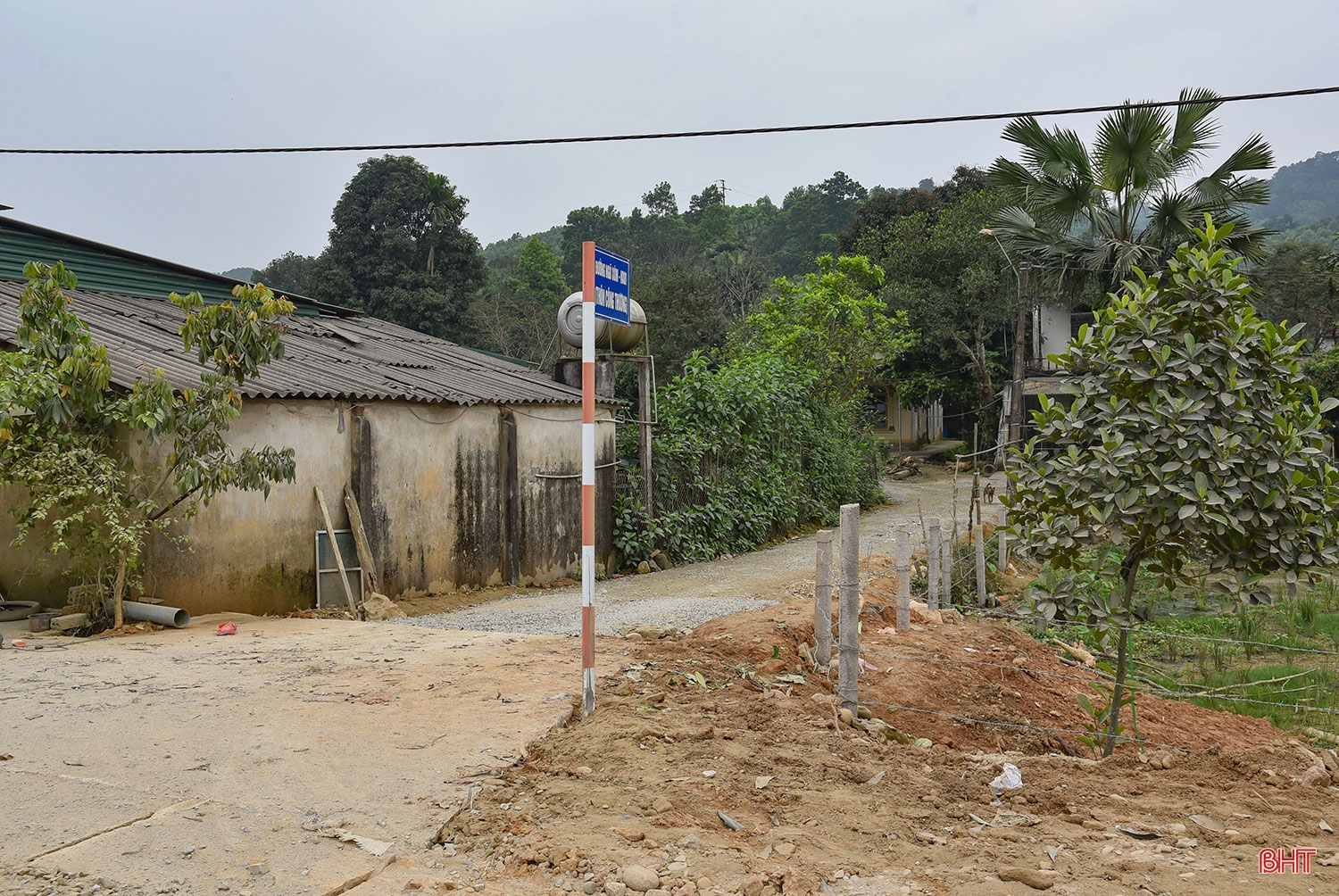 “Đội quân tiên phong” trong đồng bào dân tộc thiểu số ở Hà Tĩnh (Bài 1): Người đảng viên dân tộc Tày 30 năm cống hiến nơi biên viễn