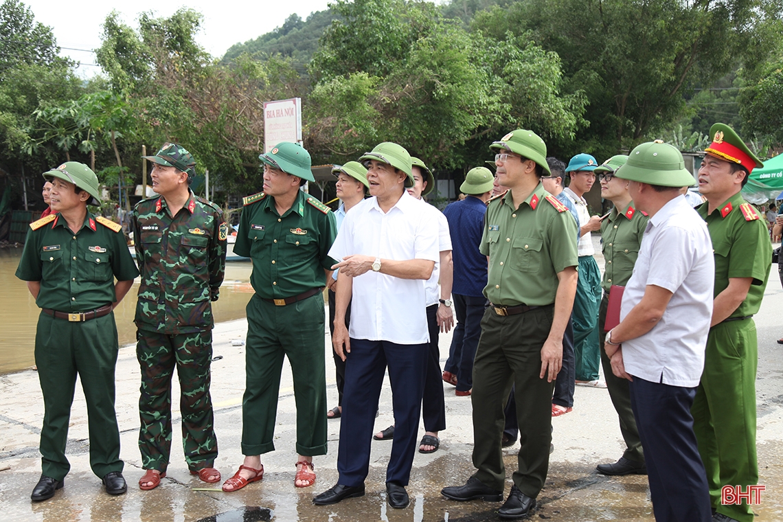 Cung cấp nhu yếu phẩm, đảm bảo đời sống cho Nhân dân vùng ngập lụt