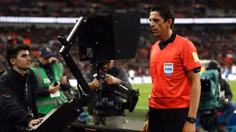 VAR có thể được sử dụng ở Premier League 2019/20