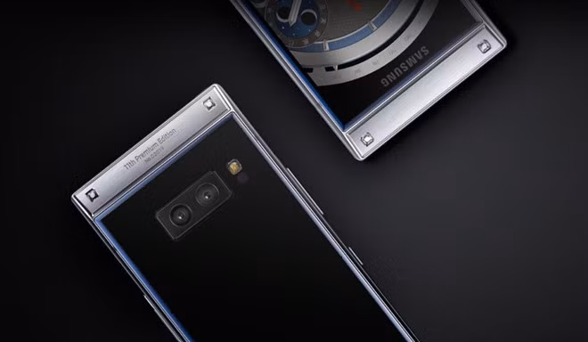 Smartphone nắp gập, 2 màn hình giá gần 3.000 USD của Samsung