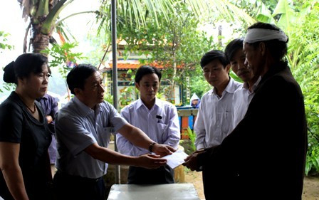 Lãnh đạo tỉnh, thành phố Hà Tĩnh thăm hỏi, động viên gia đình chị Mai