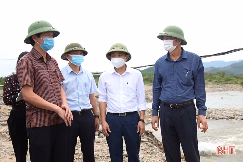 Hà Tĩnh tập trung ứng phó với bão số 8, đảm bảo an toàn tuyệt đối cho Nhân dân