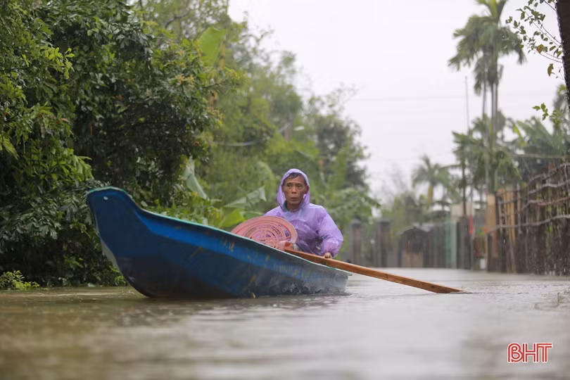 Hà Tĩnh: Mưa lớn kéo dài gây ngập cục bộ và sạt lở ở nhiều địa phương