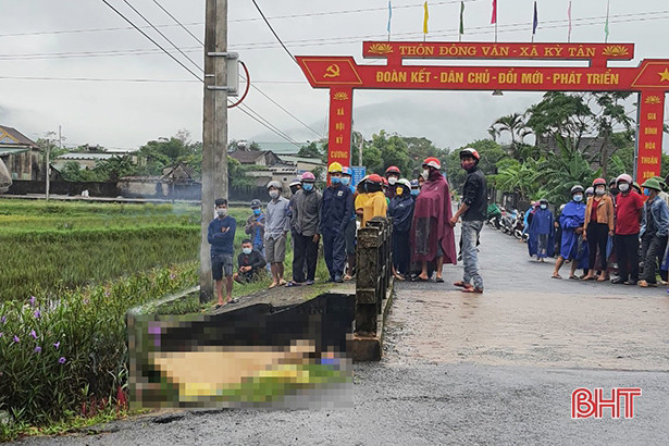 Hà Tĩnh: Tai nạn giao thông cạnh mương nước, nam thanh niên tử vong