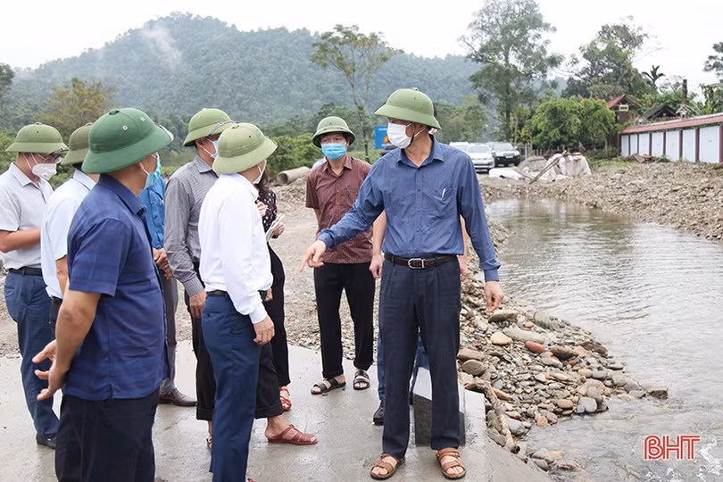 Hà Tĩnh tập trung ứng phó với bão số 8, đảm bảo an toàn tuyệt đối cho Nhân dân