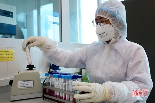 Ngày 15/10, Hà Tĩnh có 4 người trong một gia đình mắc COVID-19, đã được cách ly