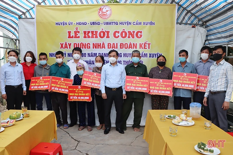 Cẩm Xuyên xây nhà đại đoàn kết cho người nghèo 