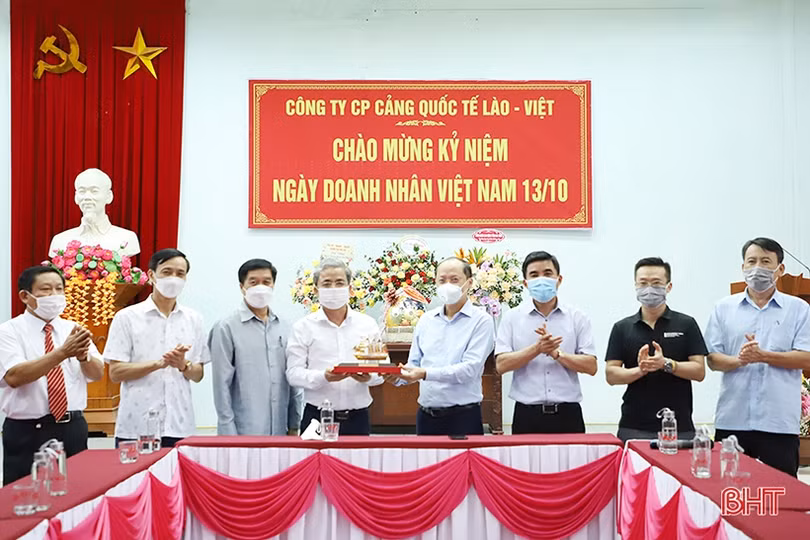 Lãnh đạo Hà Tĩnh ghi nhận nỗ lực trong sản xuất kinh doanh của cộng đồng doanh nghiệp
