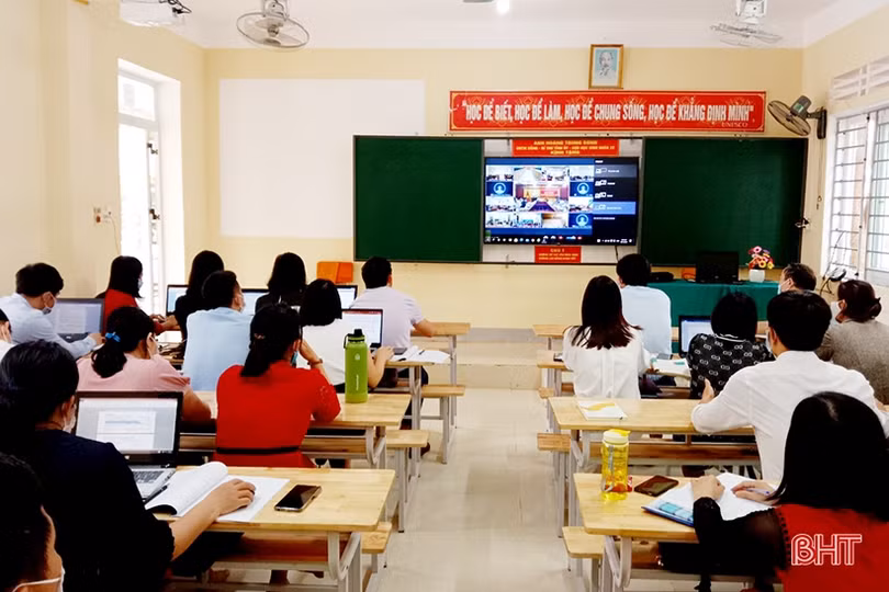 Cán bộ, giáo viên phải phát huy cao độ ý thức, trách nhiệm phụng sự Tổ quốc, phục vụ Nhân dân