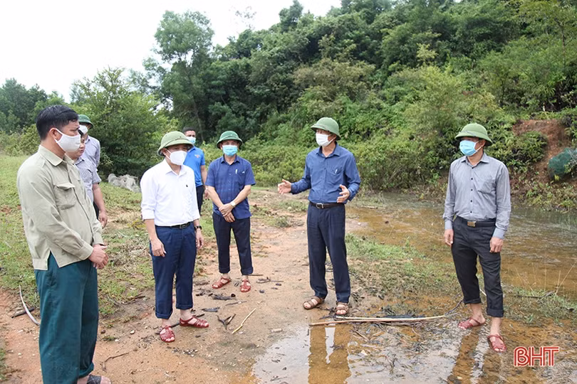 Hà Tĩnh tập trung ứng phó với bão số 8, đảm bảo an toàn tuyệt đối cho Nhân dân