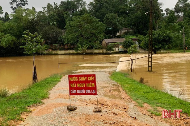 Mưa lớn kéo dài, nhiều xã miền núi Vũ Quang ngập cục bộ