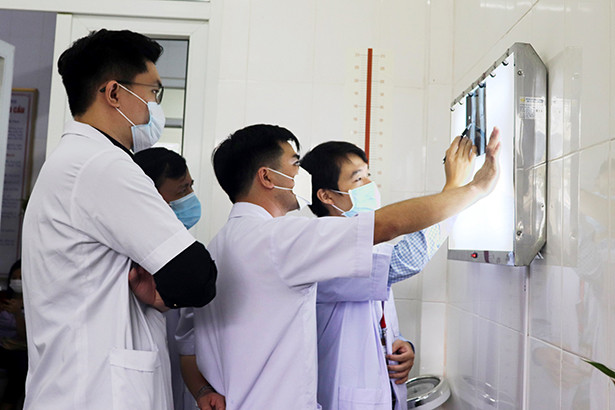 BVĐK thành phố Hà Tĩnh làm chủ phẫu thuật thay khớp háng