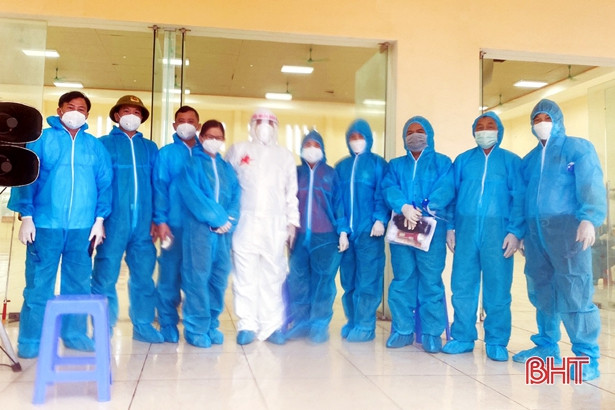 11 chuyến xe khách đưa 433 công dân Kỳ Anh về tới Hà Tĩnh an toàn