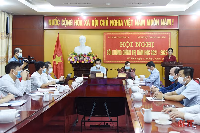 Cán bộ, giáo viên phải phát huy cao độ ý thức, trách nhiệm phụng sự Tổ quốc, phục vụ Nhân dân