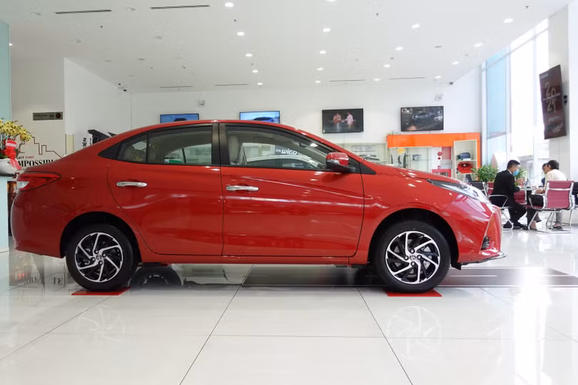 Khách mua ôtô được báo “sắp giảm 50% trước bạ”