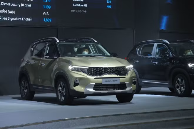 Kia Sonet giá từ 499 triệu đồng: Xe gầm cao cỡ nhỏ cho khách Việt