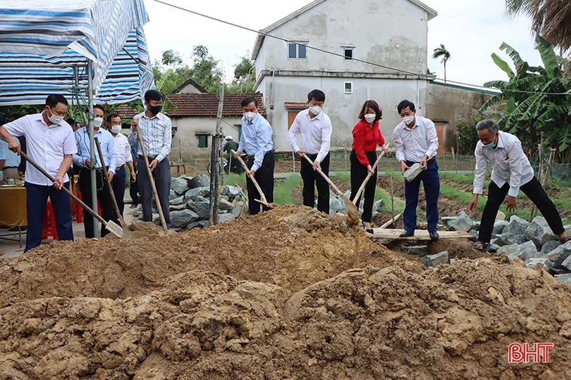 Cẩm Xuyên xây nhà đại đoàn kết cho người nghèo 