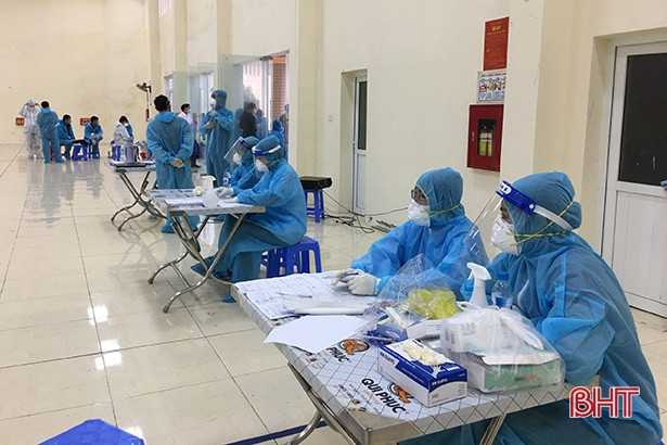 11 chuyến xe khách đưa 433 công dân Kỳ Anh về tới Hà Tĩnh an toàn