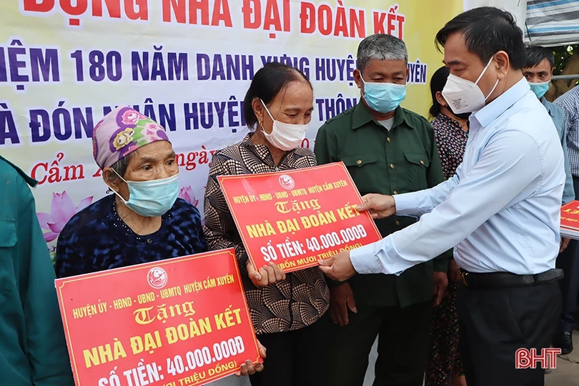 Cẩm Xuyên xây nhà đại đoàn kết cho người nghèo 