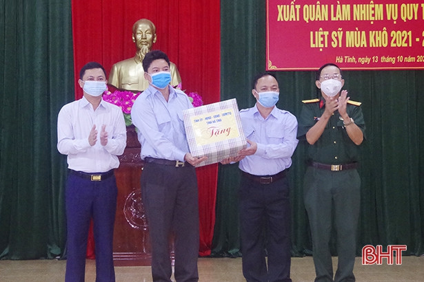 Hà Tĩnh tổ chức lễ xuất quân làm nhiệm vụ quy tập mộ liệt sỹ tại Lào