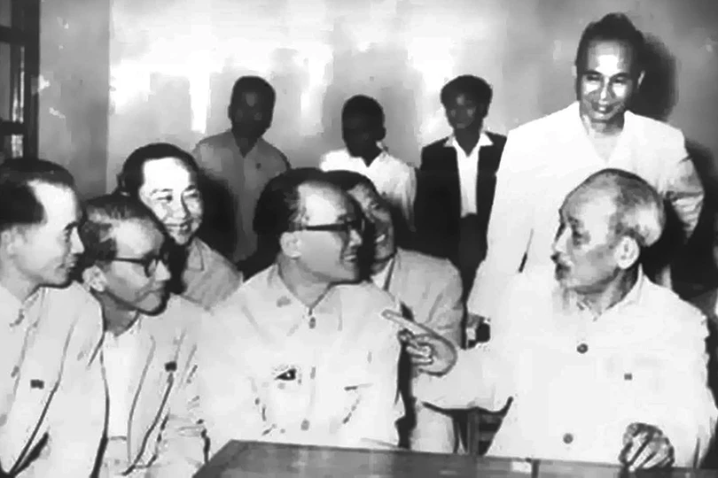 Hồ Chí Minh với tiêu chí cán bộ