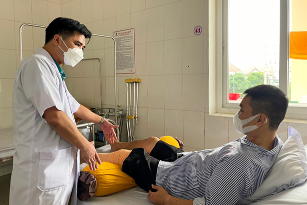 BVĐK thành phố Hà Tĩnh làm chủ phẫu thuật thay khớp háng