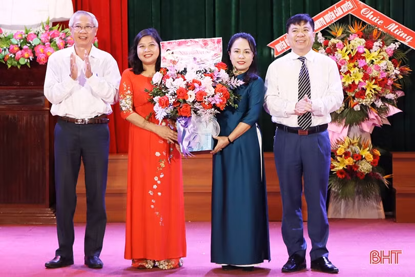 Các địa phương kỷ niệm Ngày Nhà giáo Việt Nam 20/11