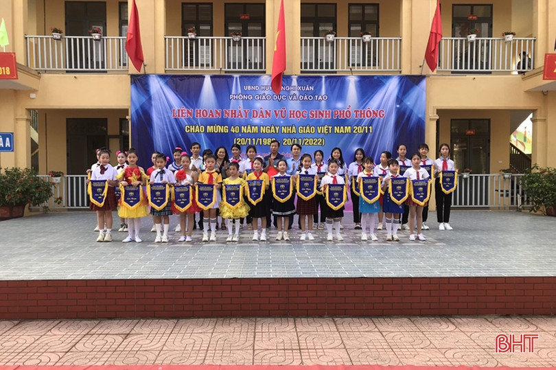 28 đội tham gia liên hoan nhảy dân vũ học sinh ở Nghi Xuân