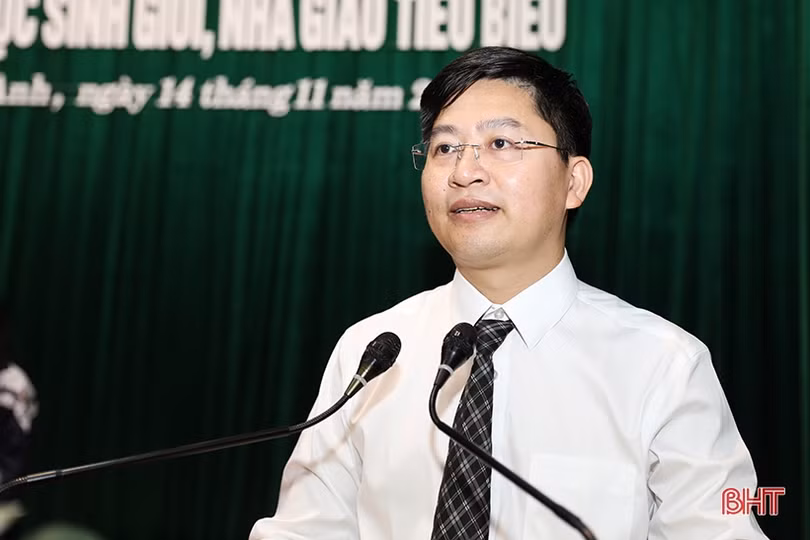 Thị xã Kỳ Anh vinh danh 243 học sinh, giáo viên tiêu biểu