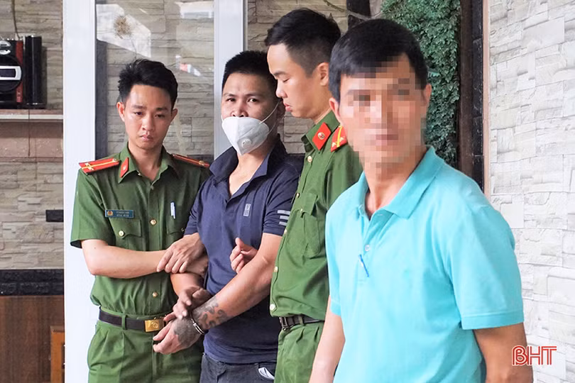 Bắt đối tượng cộm cán, tàng trữ ma túy đá ở Hương Khê