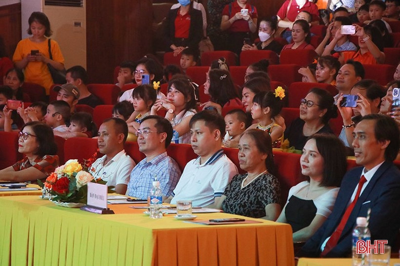 Hấp dẫn chương trình văn nghệ tri ân thầy cô của học sinh iSchool Hà Tĩnh