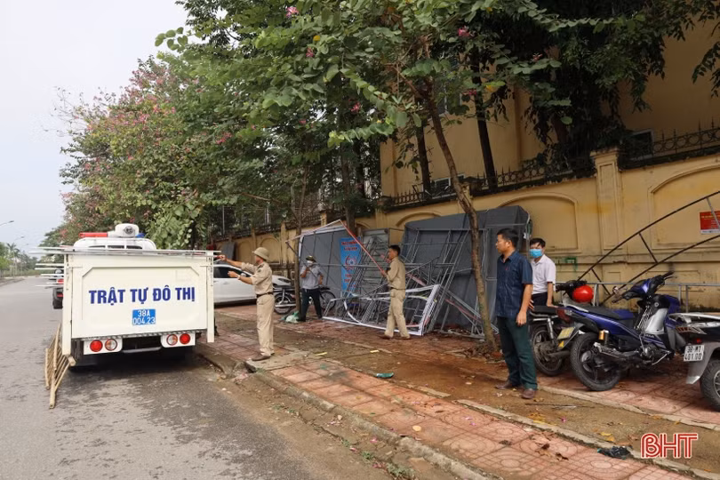 TP Hà Tĩnh ra quân tháo dỡ công trình vi phạm trật tự đô thị