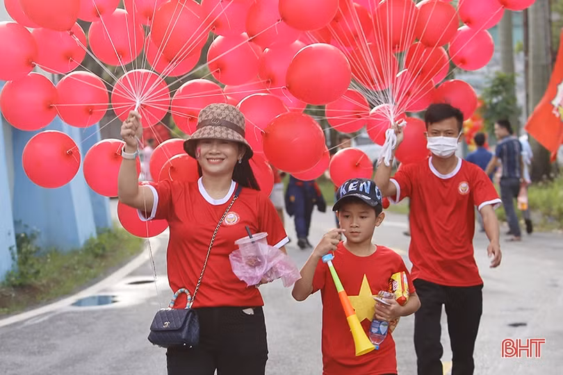 Cổ động viên Hồng Lĩnh Hà Tĩnh: Chung ngọn lửa đam mê!