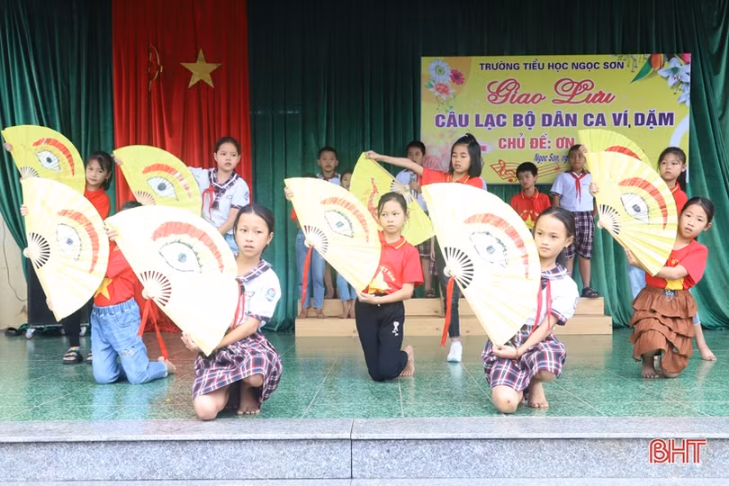 Lan tỏa phong trào dạy dân ca trong trường học ở Hà Tĩnh