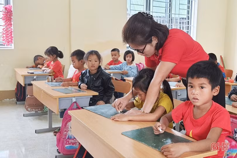 Chung tay đổi thay việc học của các em đồng bào dân tộc Chứt